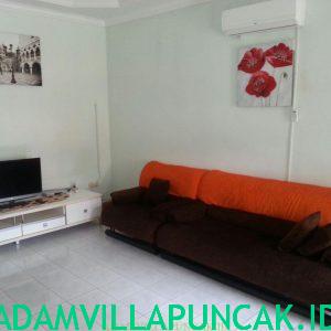 villa puncak 4 kamar kolam renang pribadi