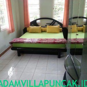 villa puncak 4 kamar kolam renang pribadi