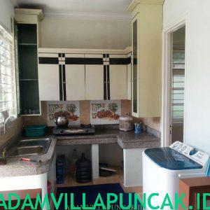 villa puncak 4 kamar kolam renang pribadi