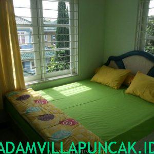 villa puncak 4 kamar kolam renang pribadi