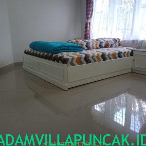 Villa Minimalis 6 Kamar Kolam Renang Pribadi