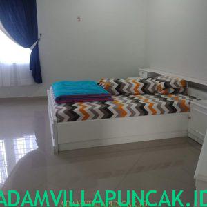 Villa Minimalis 6 Kamar Kolam Renang Pribadi