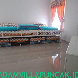 Villa Minimalis 6 Kamar Kolam Renang Pribadi