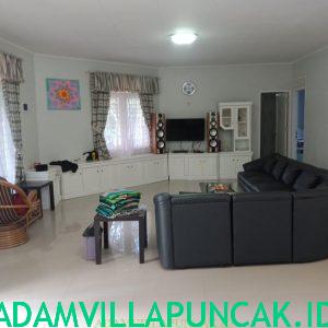 Villa Minimalis 6 Kamar Kolam Renang Pribadi