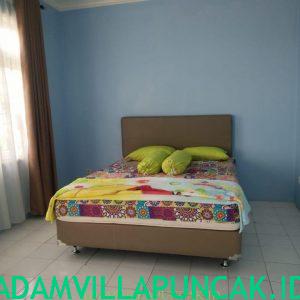 sewa villa di puncak ada kolam renang