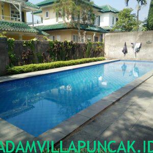 sewa villa di puncak ada kolam renang