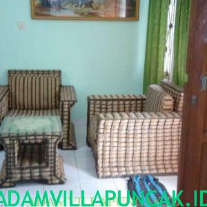 villa dekat taman bunga nusantara kolam renang pribadi