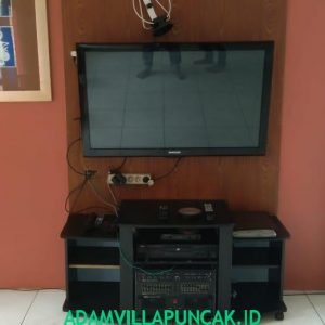 villa ciloto 5 kamar Kolam Renang Pribadi Karaoke