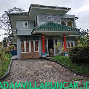 villa geulis puncak kolam renang pribadi