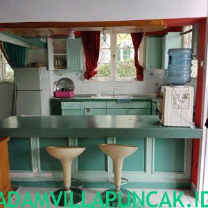 villa geulis puncak kolam renang pribadi