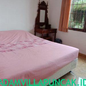 villa mewah di puncak
