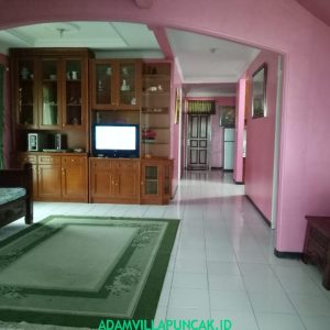 villa cipendawa puncak 6 kamar kolam renang pribadi