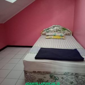 villa cipendawa puncak 6 kamar kolam renang pribadi