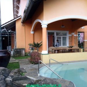 villa cipendawa puncak 6 kamar kolam renang pribadi