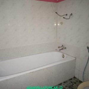 villa cipendawa puncak 6 kamar kolam renang pribadi