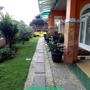 villa cipendawa puncak 6 kamar kolam renang pribadi