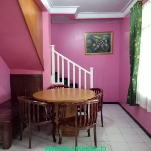 villa cipendawa puncak 6 kamar kolam renang pribadi