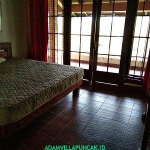Villa Jeprah Puncak Kolam Renang, Karaoke, Billiard