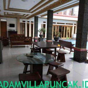 villa di kota bunga kolam renang pribadi