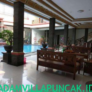 villa di kota bunga kolam renang pribadi