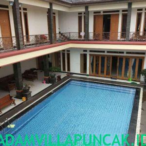 villa di kota bunga kolam renang pribadi