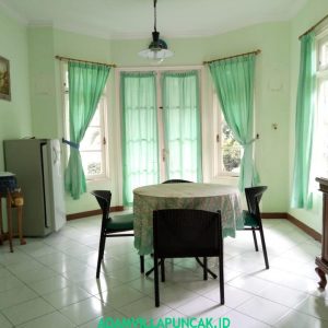 Villa Tretes Puncak 3 Kamar