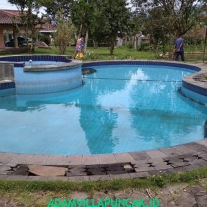 Villa Taman Bunga Nusantara 4 Kamar Kolam Renang & Billiard