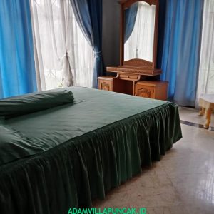 Villa Taman Bunga Nusantara 4 Kamar Kolam Renang & Billiard