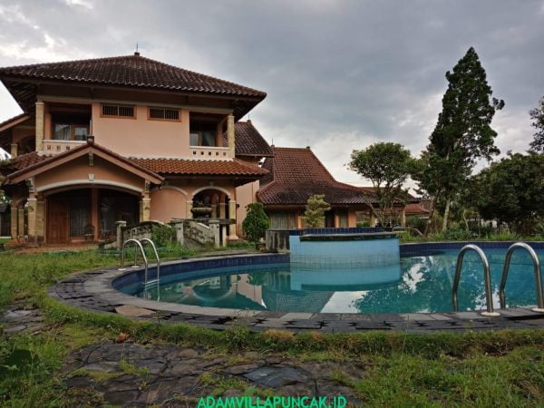 Villa Taman Bunga Nusantara 4 Kamar Kolam Renang & Billiard