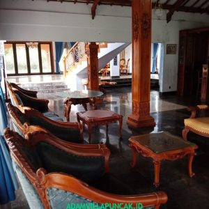 Villa Taman Bunga Nusantara 4 Kamar Kolam Renang & Billiard