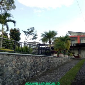 Villa Andri 6 Kamar, Di Cipanas Kolam Renang Pribadi