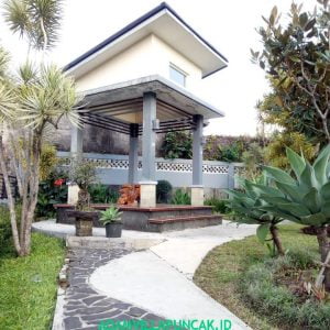 Villa Andri 6 Kamar, Di Cipanas Kolam Renang Pribadi