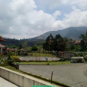 Villa Danau AB 10 Kamar, Kapasitas 100 Orang