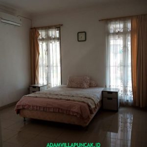 Villa Rivera Puncak 4 Kamar View Danau & Gunung