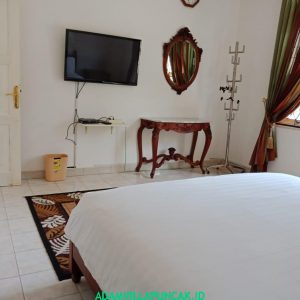 Villa Viktoria Puncak 4 Kamar Kolam Renang Pribadi