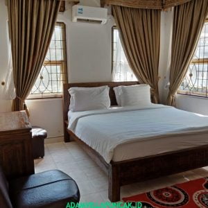 Villa Viktoria Puncak 4 Kamar Kolam Renang Pribadi