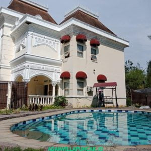 Villa Viktoria Puncak 4 Kamar Kolam Renang Pribadi