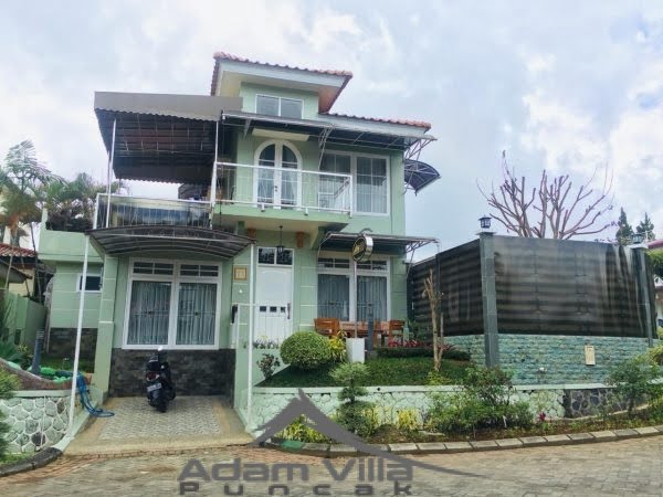 Villa Minimalis 4 Kamar Kolam Renang Pribadi