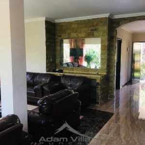 Villa MD 5 Kamar Tidur Kolam Renang Pribadi