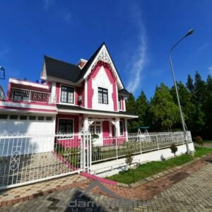Villa Pink 4 Kamar Mewah & Baru